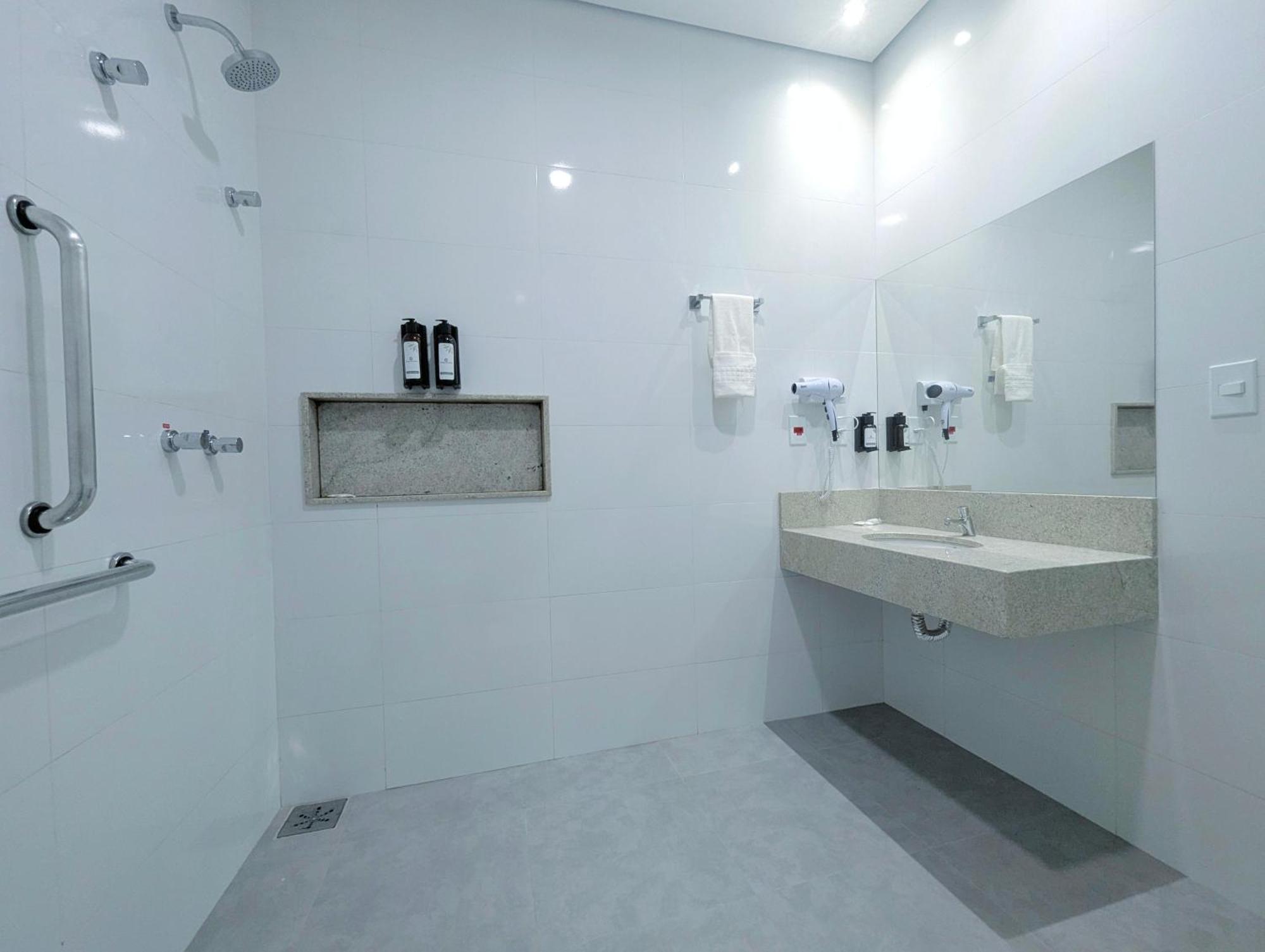 Hotel Jardim Iracema Teofilo Otoni Bagian luar foto